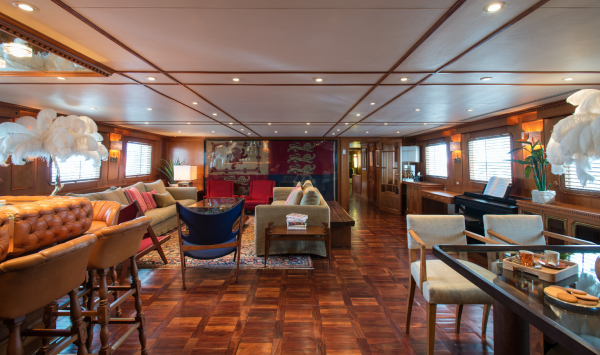 Image for article €2.9 million price reduction & CA change for 60.6m Feadship