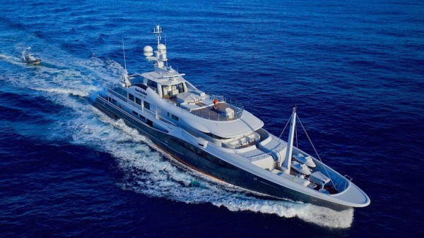 Image for article Superyacht 'Gene Machine' rescues crew stranded mid-Atlantic