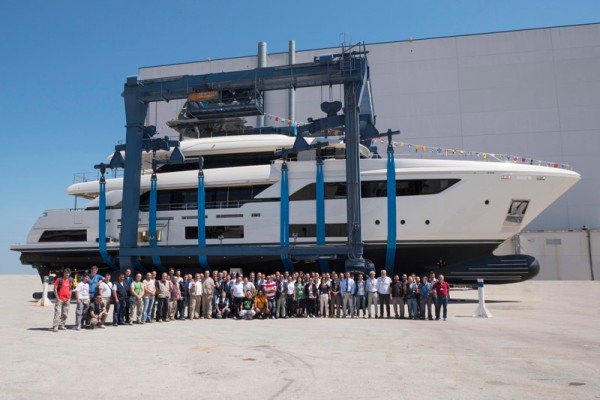 Image for article Ferretti Group launches 3rd Navetta 37