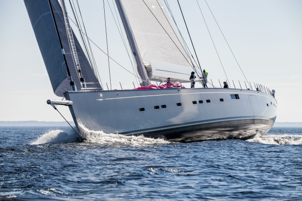 Image for article Glasses raised for superyacht Pink Gin VI