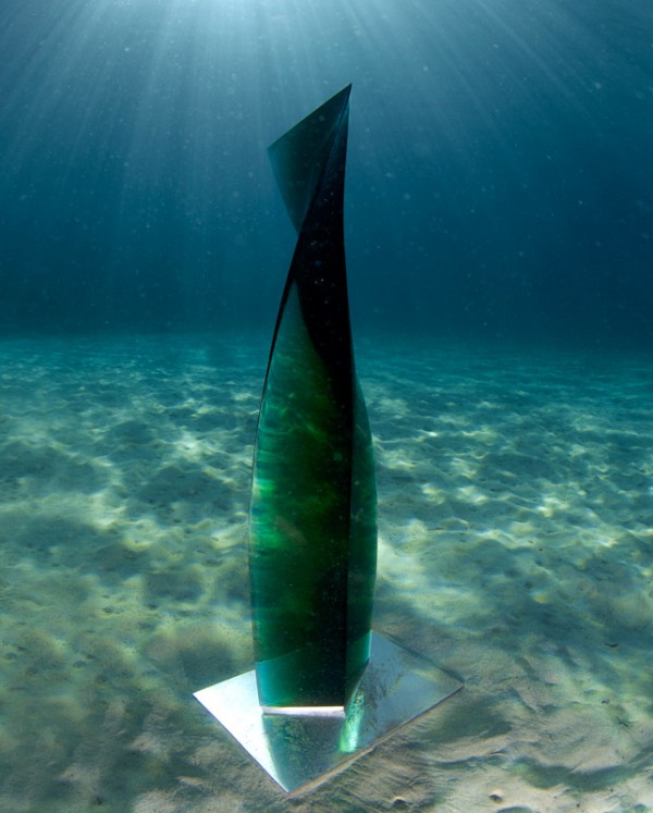 Image for article Submarine glass