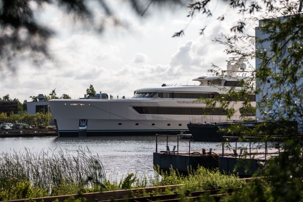 Image for article A glimpse of Feadship's hull #696