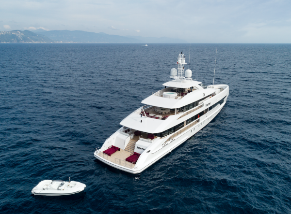 Image for article ‘Home’ run for Heesen