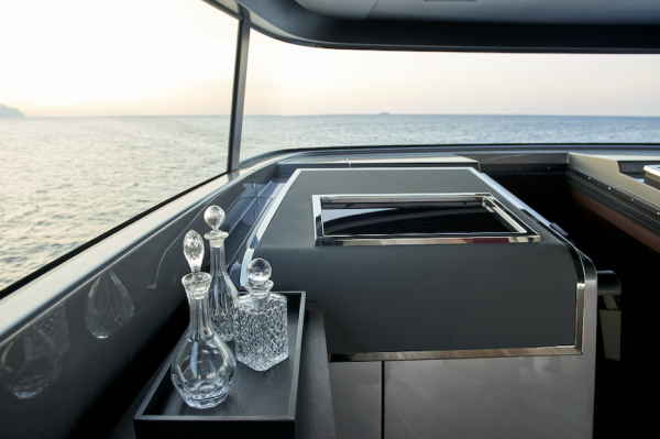 Image for article Isoclima debuts extra-large marine window