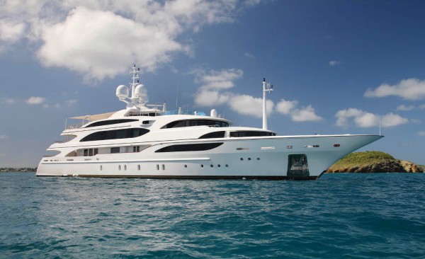 Image for article Benetti’s 59.3m Lady Luck sold
