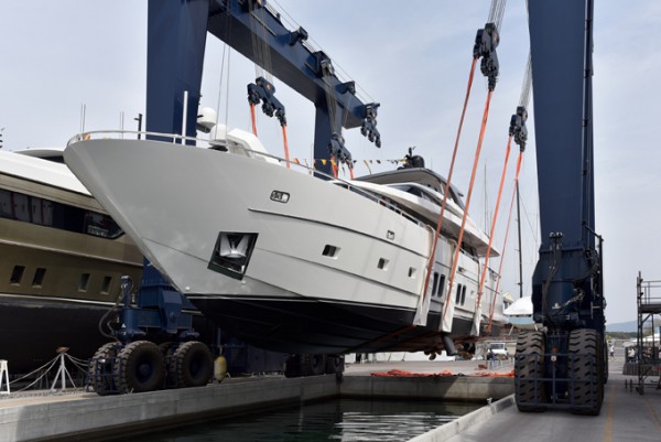 Image for article Sanlorenzo launches two yachts on the same day