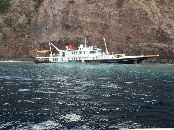 Image for article Saba responds to yacht grounding