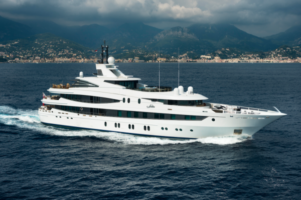 Image for article A flurry of activity on 60m+ yachts closes Q1