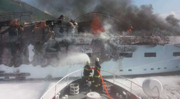 Image for M/Y 'Kanga' destroyed by fire