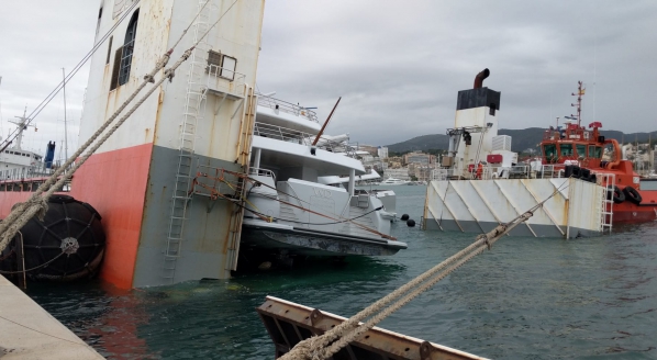 Image for Yacht transport vessel suffers ballasting problem in Palma