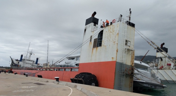 Image for Update: yacht transport vessel suffers ballasting problem in Palma