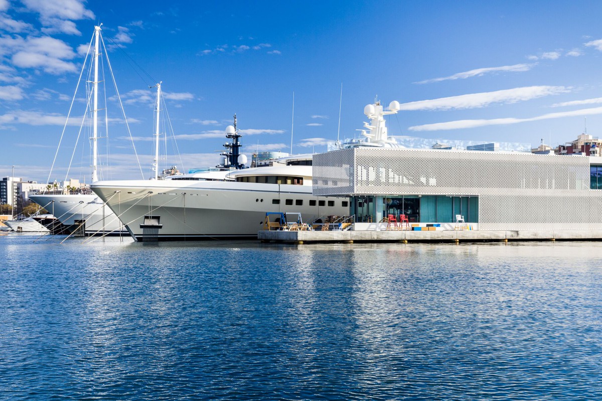 superyachts currently in barcelona