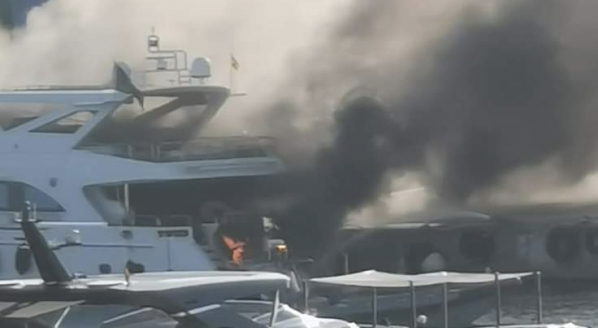 Image for Fire causes 33m superyacht to sink in Ibiza
