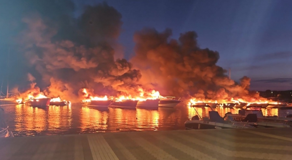 Image for Fire ravages Croatian marina