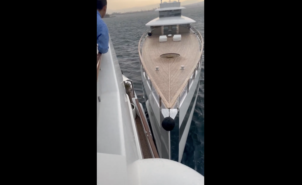 motor yacht go crash