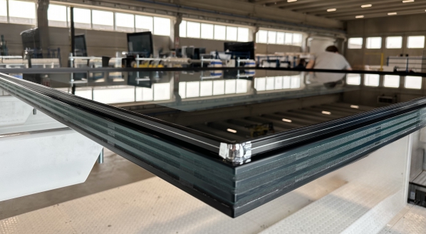 Image for Upgrading yacht glazing