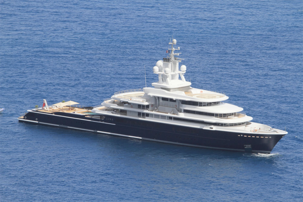 Image for article Passports returned to superyacht crew caught up in divorce dispute