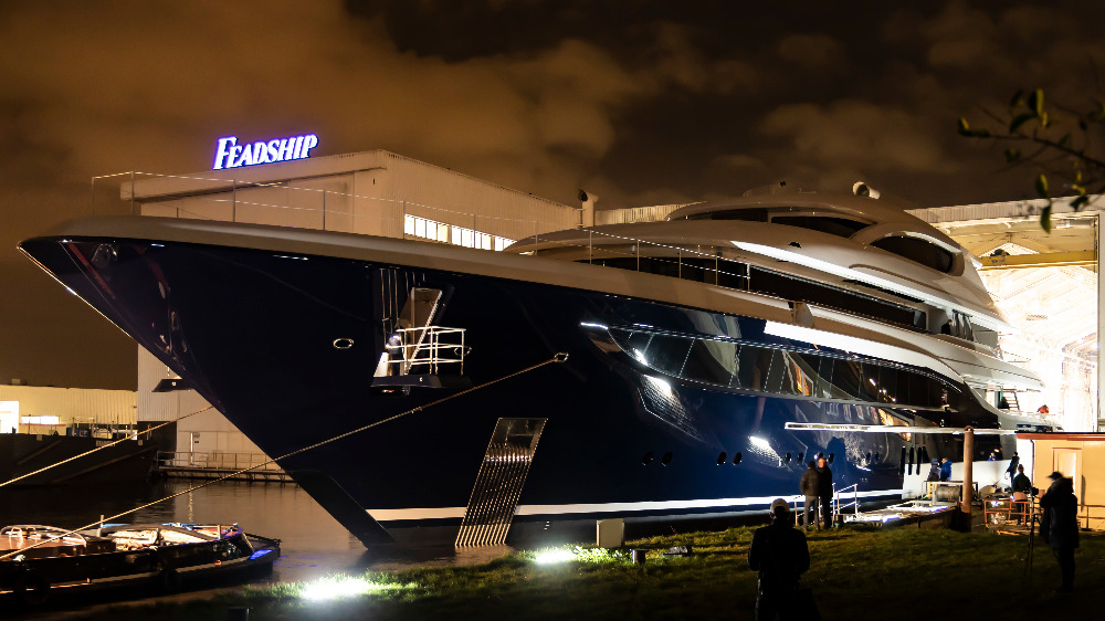 Images of the largest Feadship yacht under construction