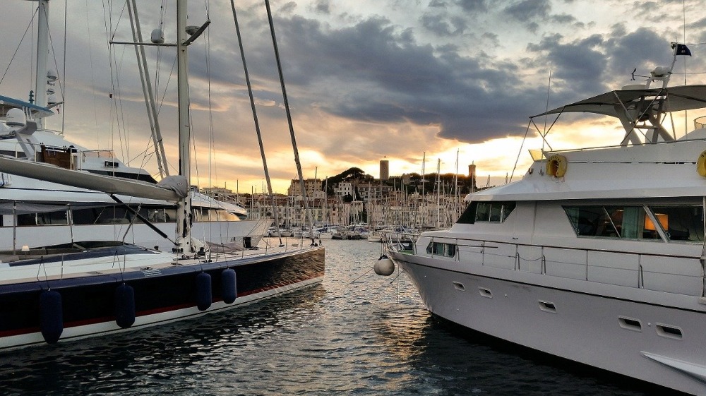 Image for article SuperyachtNews COVID-19 Advisory - Yachting activities in France