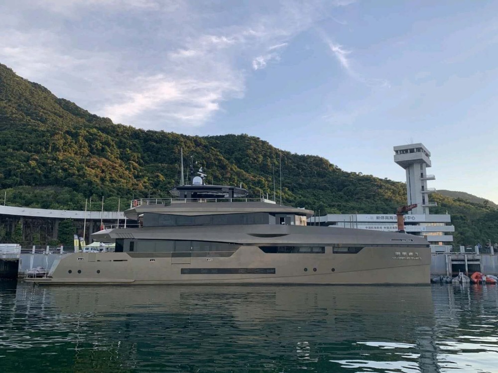 Image for article Heysea delivers 43m catamaran