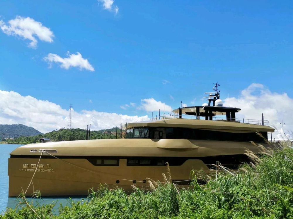 Image for article Heysea delivers 43m catamaran