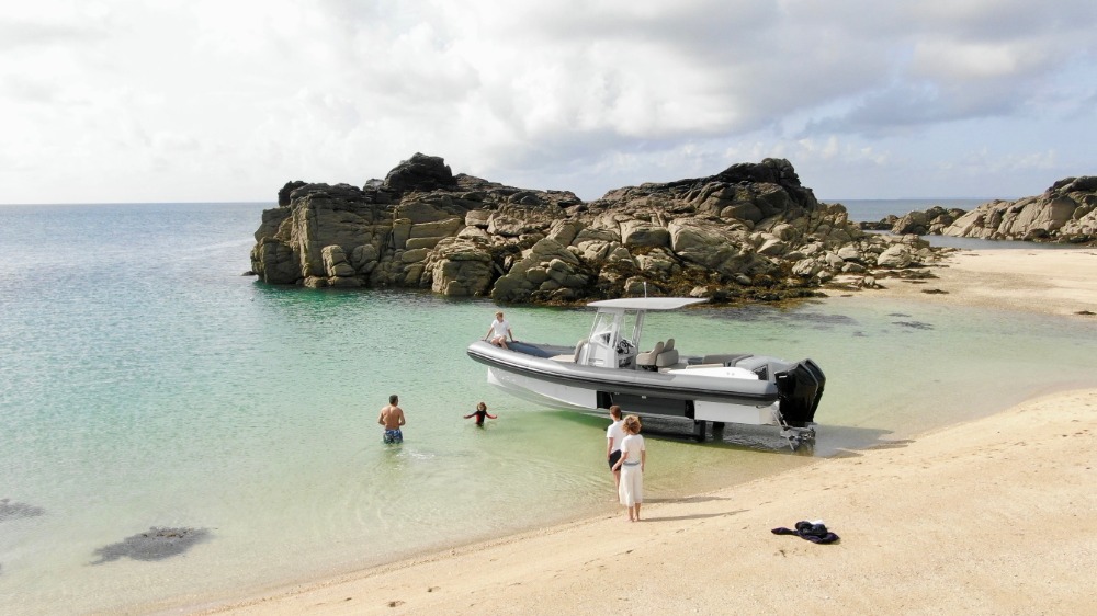 Image for article Iguana Yachts announces latest amphibious RIB model