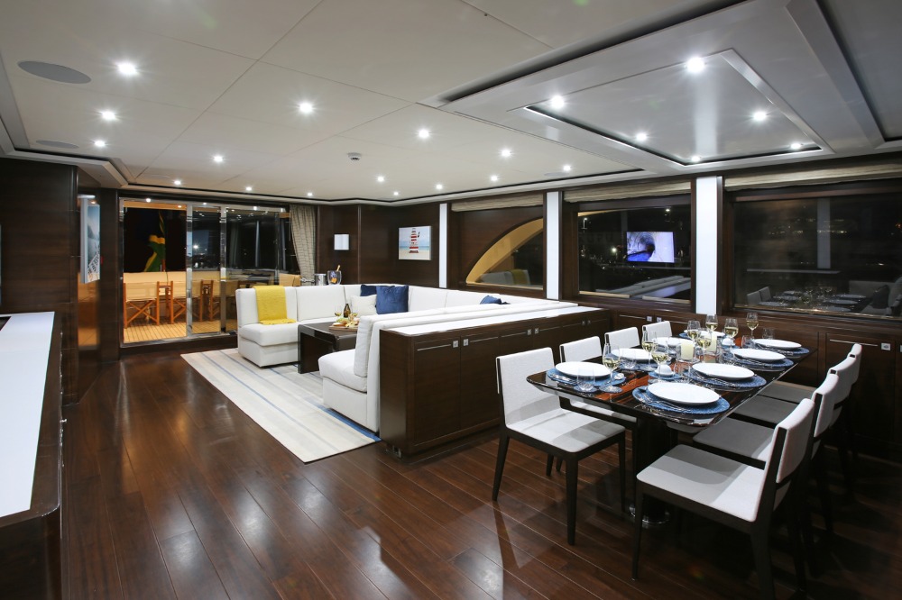 Image for article M/Y Mahalo listed for sale by West Nautical