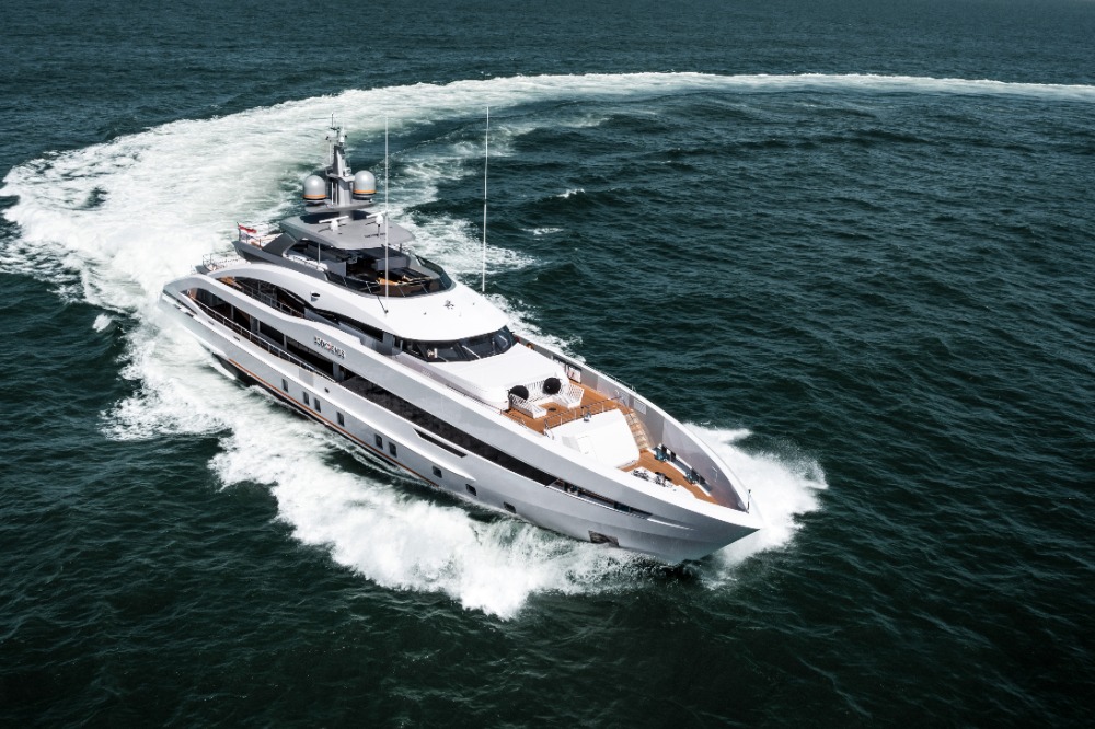 Image for article Heesen deliver 50m ‘Book Ends’