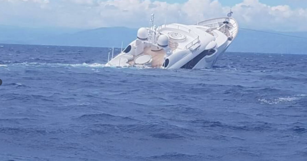 Image for article 39m superyacht sinks off the coast of Italy