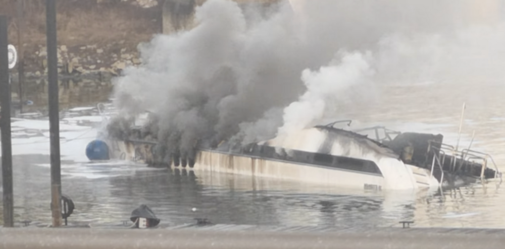 Image for article Fire destroys 25m yacht in Hungary