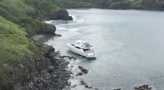 Image for 28m Nakoa runs aground in Hawaii