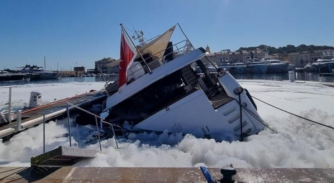 Image for Sea Lady II ‘likely to sink’ after Saint-Tropez blaze